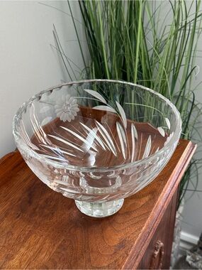 Vintage Etched Crystal Floral Pedestal Centrepiece Bowl